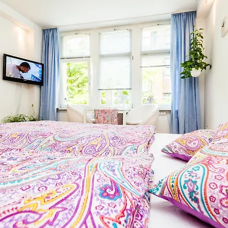 Altstadt - Cgn Apartman *